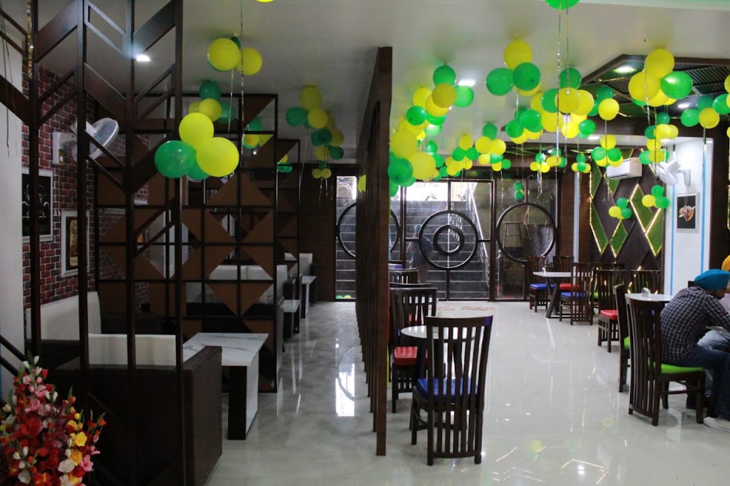 Australian Pizza Best Fast Food Restaurant Pizza Restaurant Snack Restaurant In Zira
