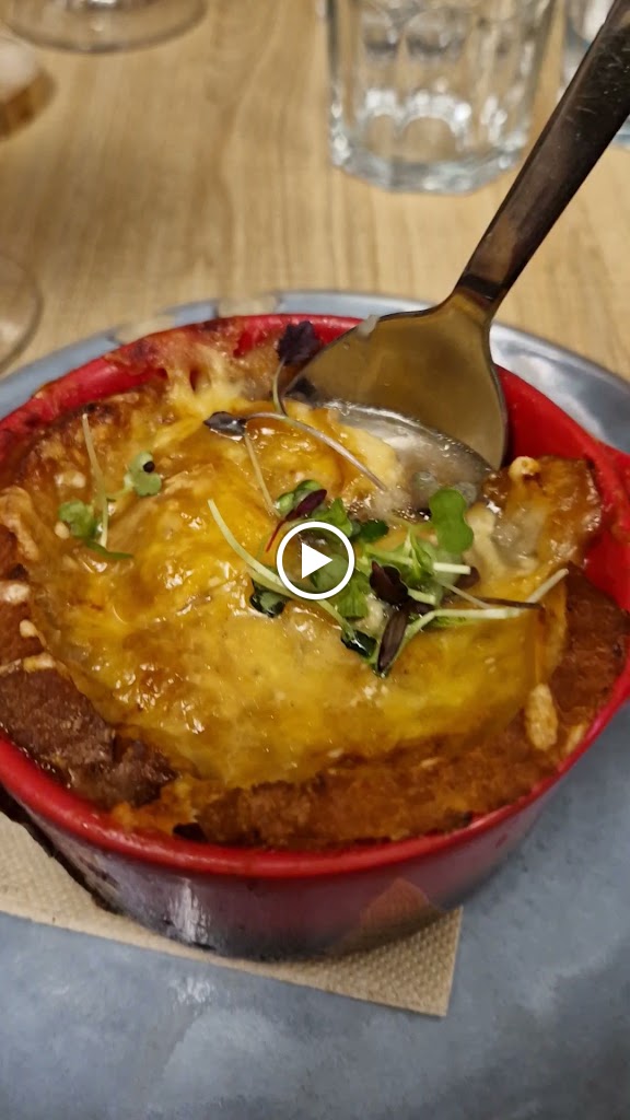 Le Bistrot — Videos