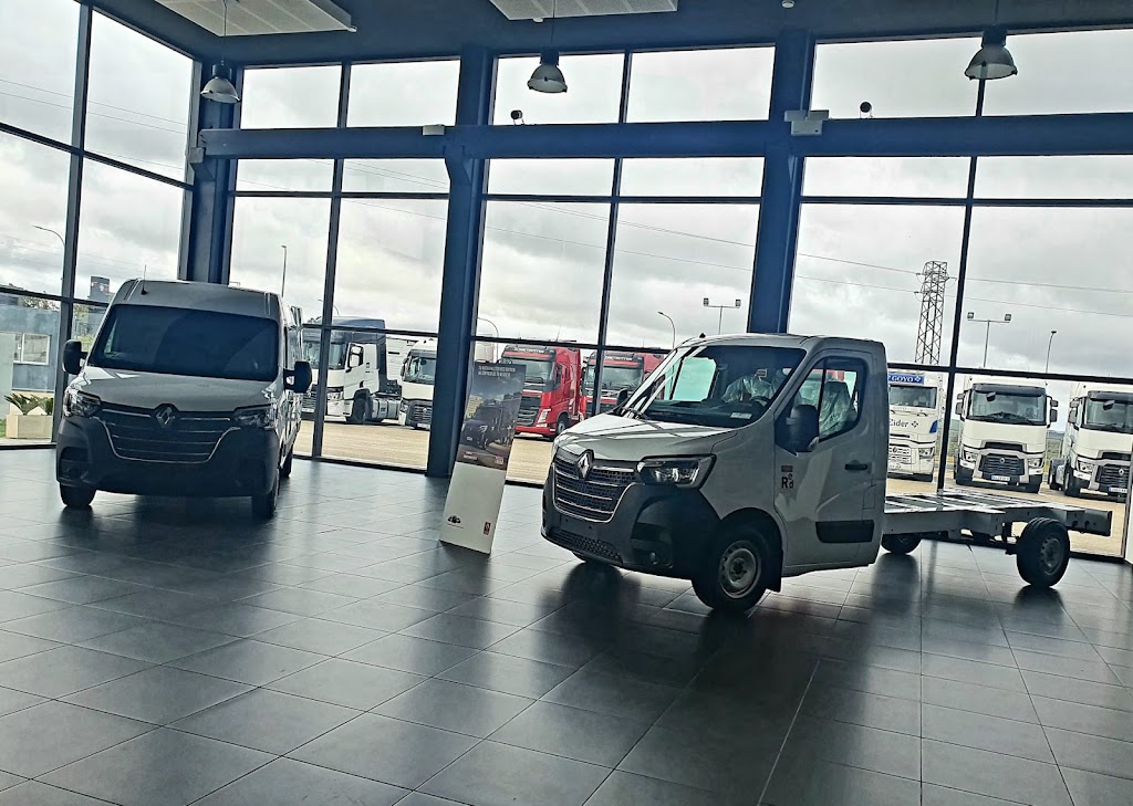 Santisteban Truck Center — Interior