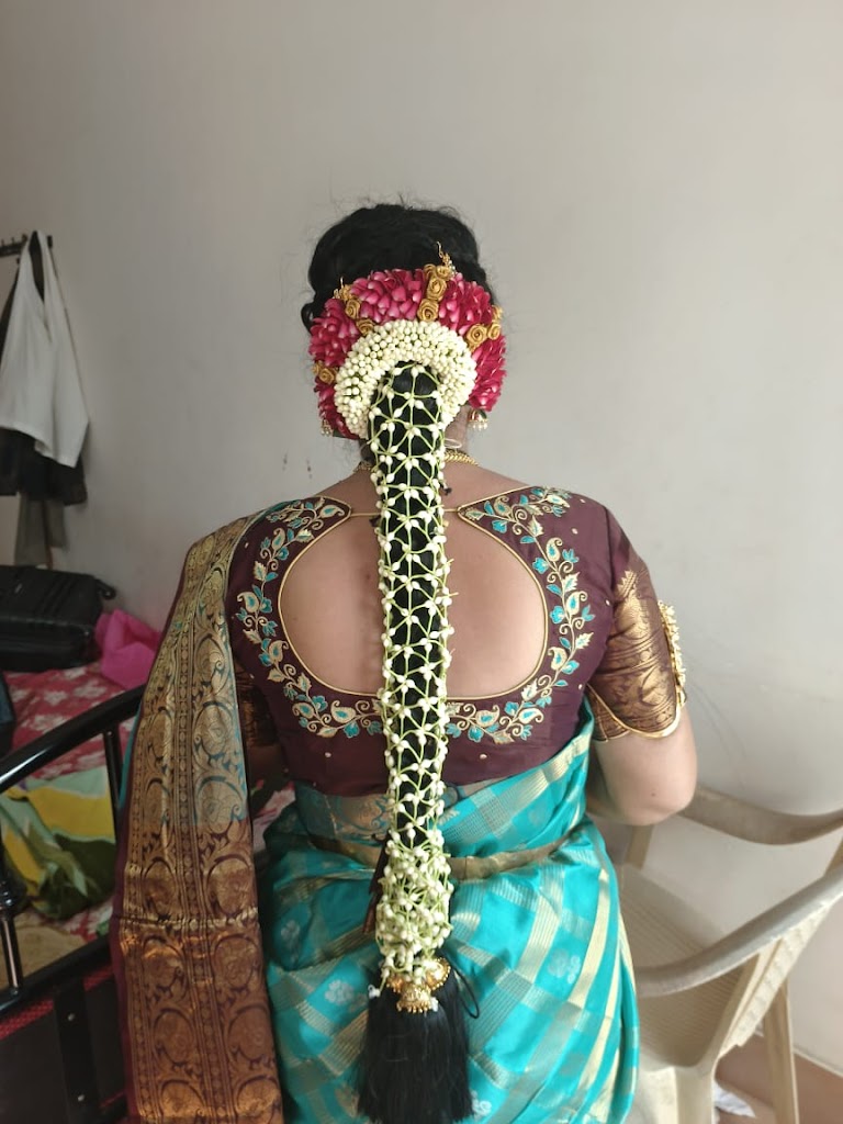 Dg Divine Glow Spa Saloon