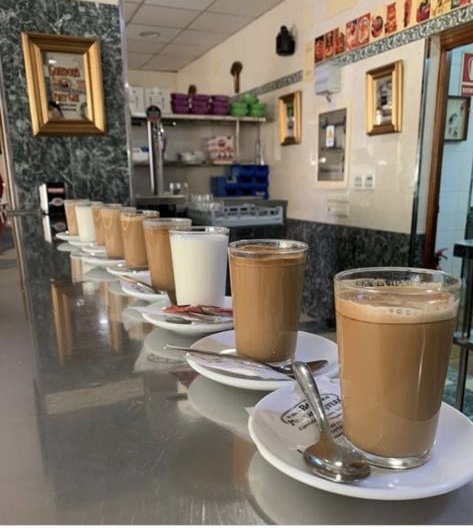 Cafeteria Bar El Canal 2 — Comida y bebida