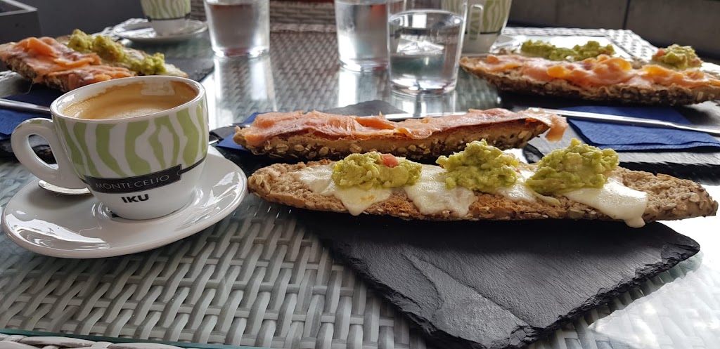 Cafe L'epoque — Comida y bebida