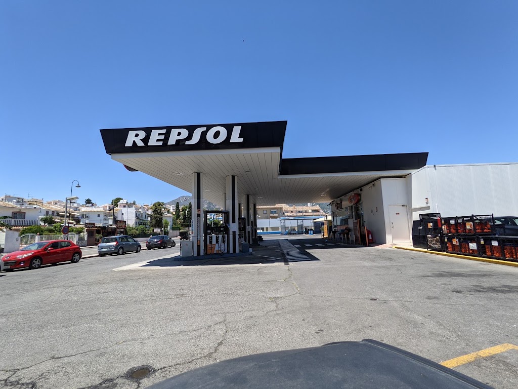 Estacion de Servicio Repsol — Exterior