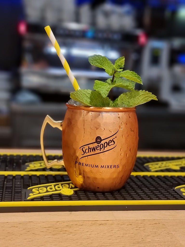 Berlin Gastrobar — Comida y bebida