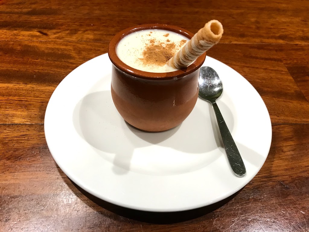 Cafe Bar Pasaje — Comida y bebida
