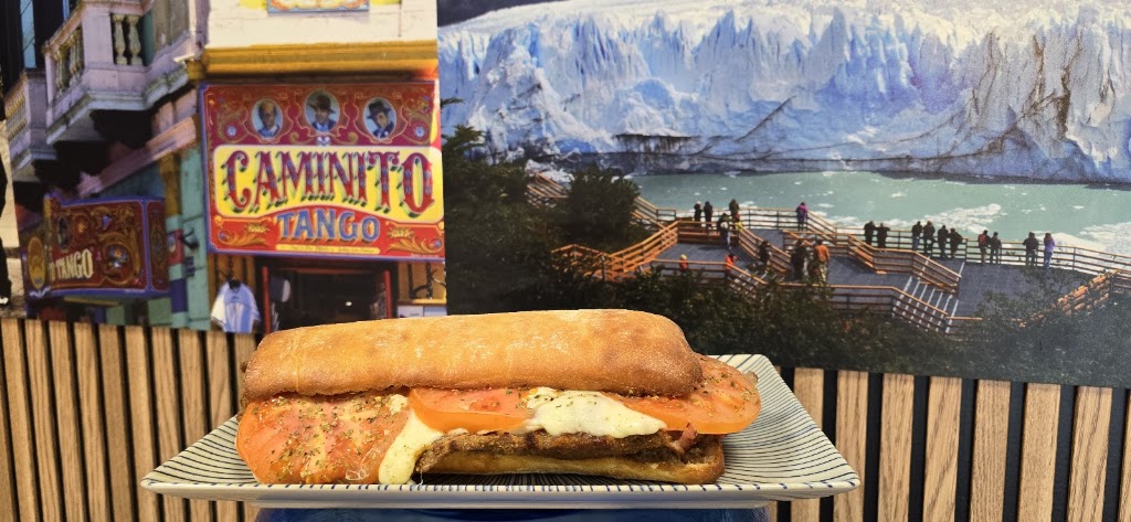 Cafeteria La Patagonia — Comida y bebida