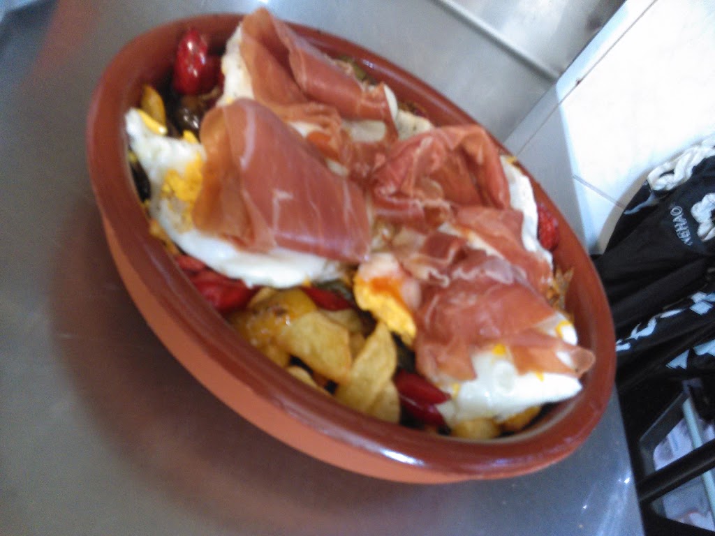 Cafe Bar Mir — Huevos estrellados