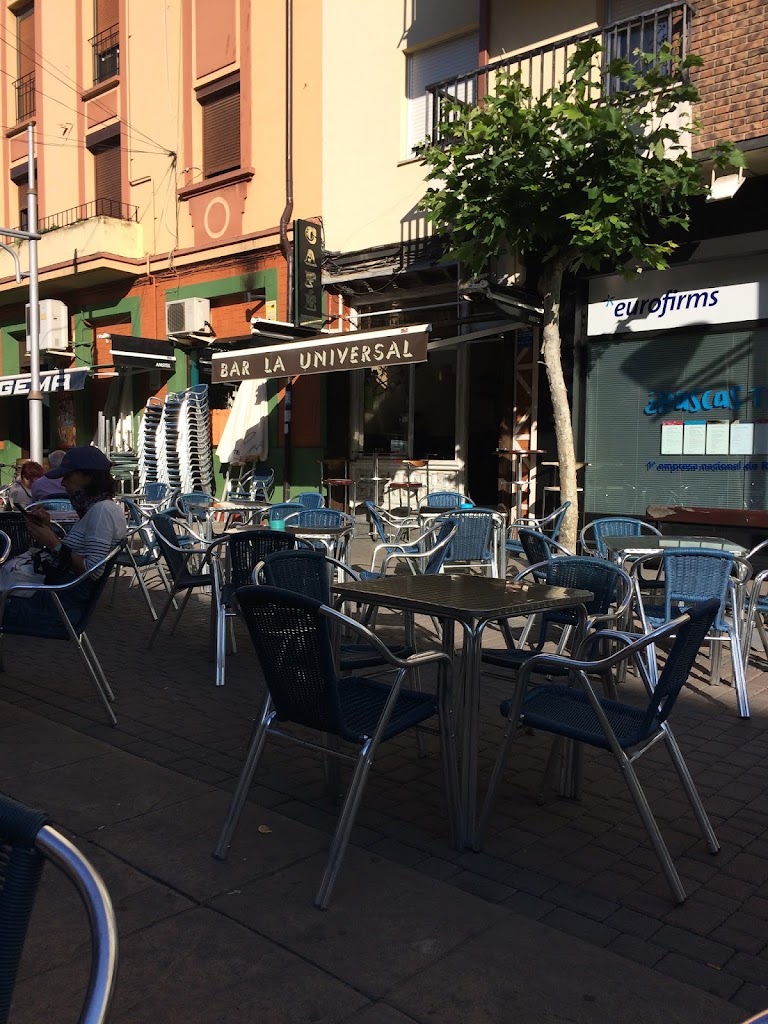 Bar La Universal — Ambiente