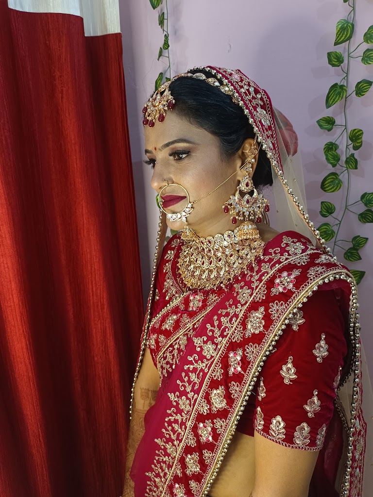 Saloni Beauty Parlour