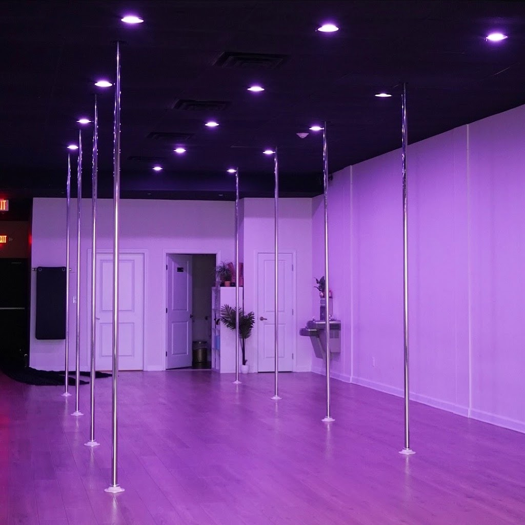  The Cheeky Peach Lake Ronkonkoma