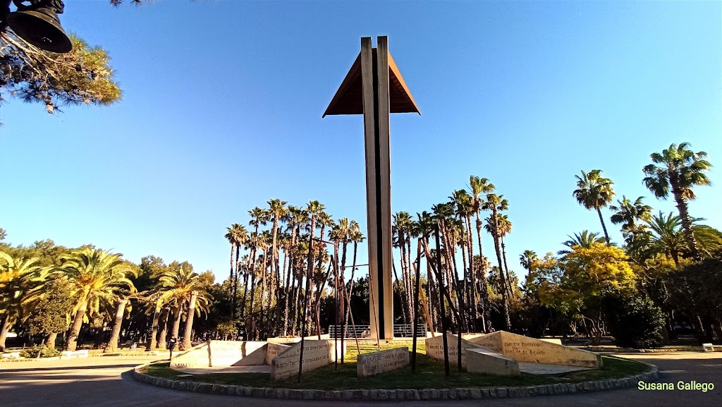 Monumento-Escultura en recuerdo de las inundaciones historicas