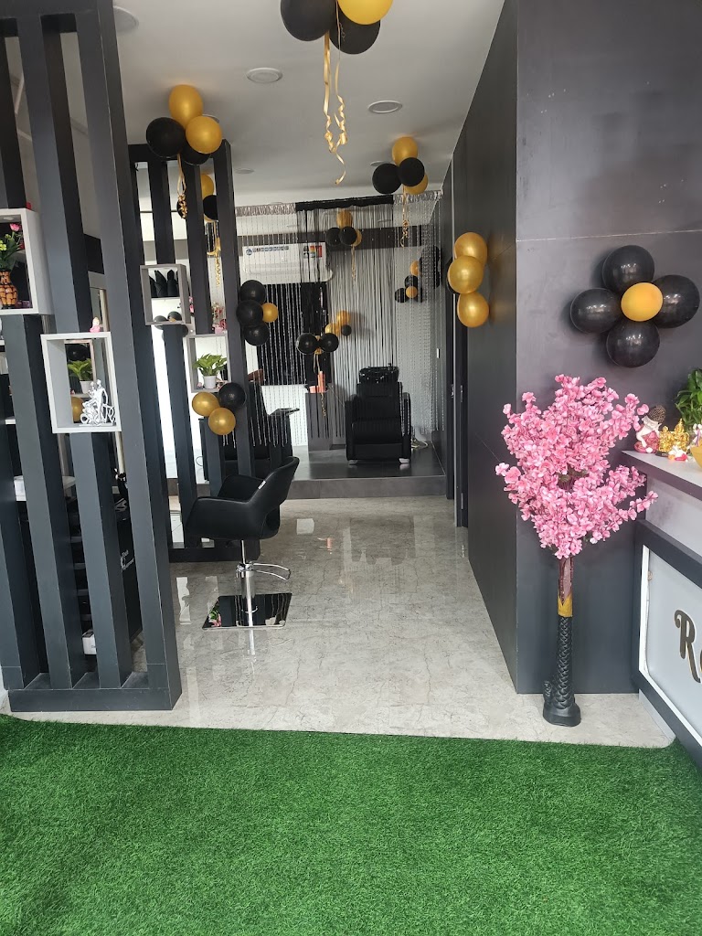 Renew You Unisex Hair Skin And Makeup Studio