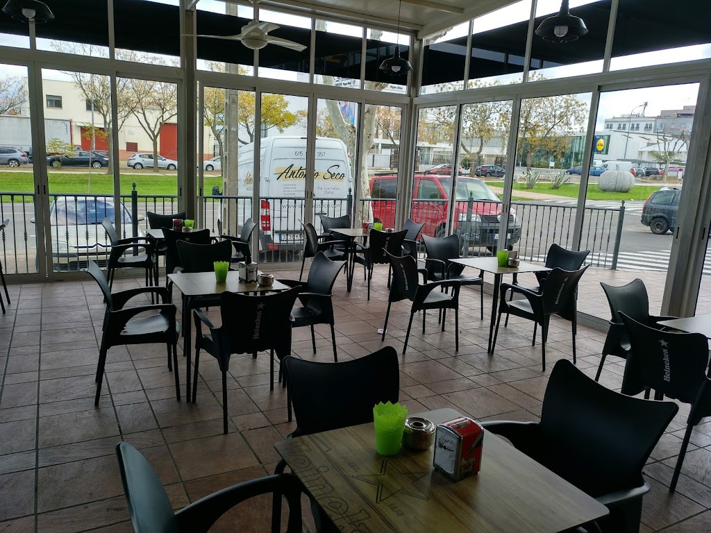 Bar Restaurante Stop Ebano — Ambiente