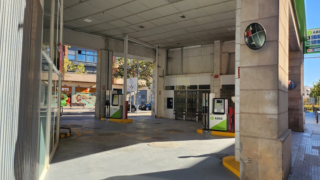 Gasolinera ABOS — Surtidor de combustible
