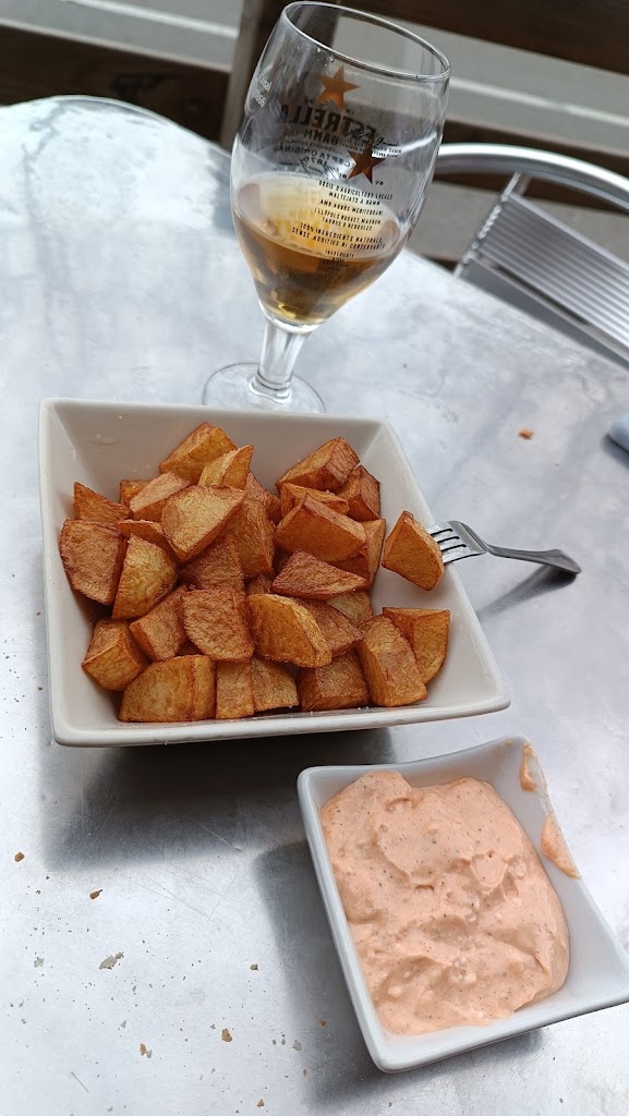 Bar Placa Catalunya — Comida y bebida