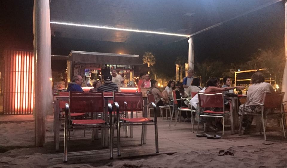 Niko's Beach Restaurant & Cocktails — Ambiente