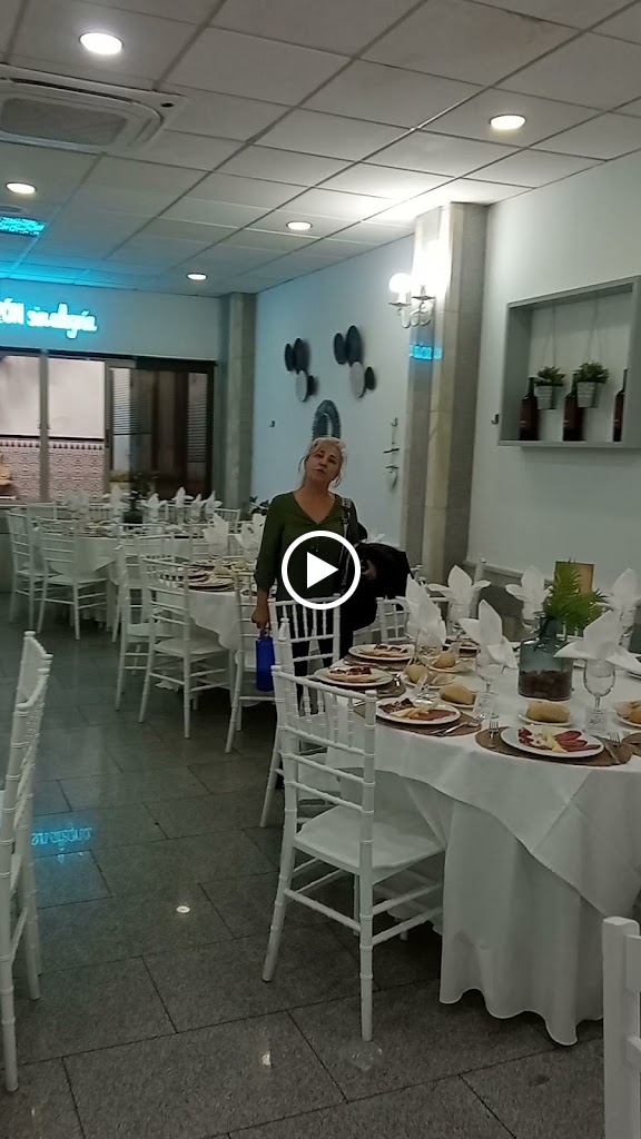 Restaurante & Hostal El Emigrante — Ambiente