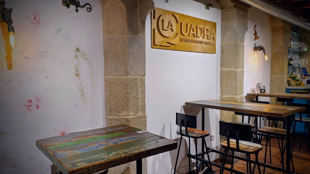 LA QUADRA Urban Food Court — Ambiente