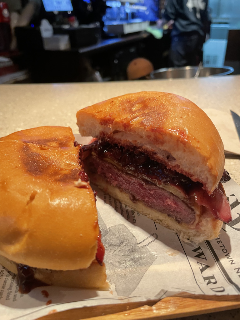 Iparra - Iruna Taproom — Hamburguesa