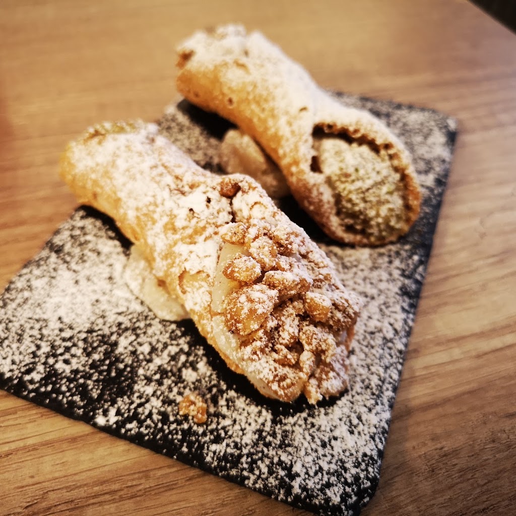 All'italiana Villanueva de la Canada — Cannolo