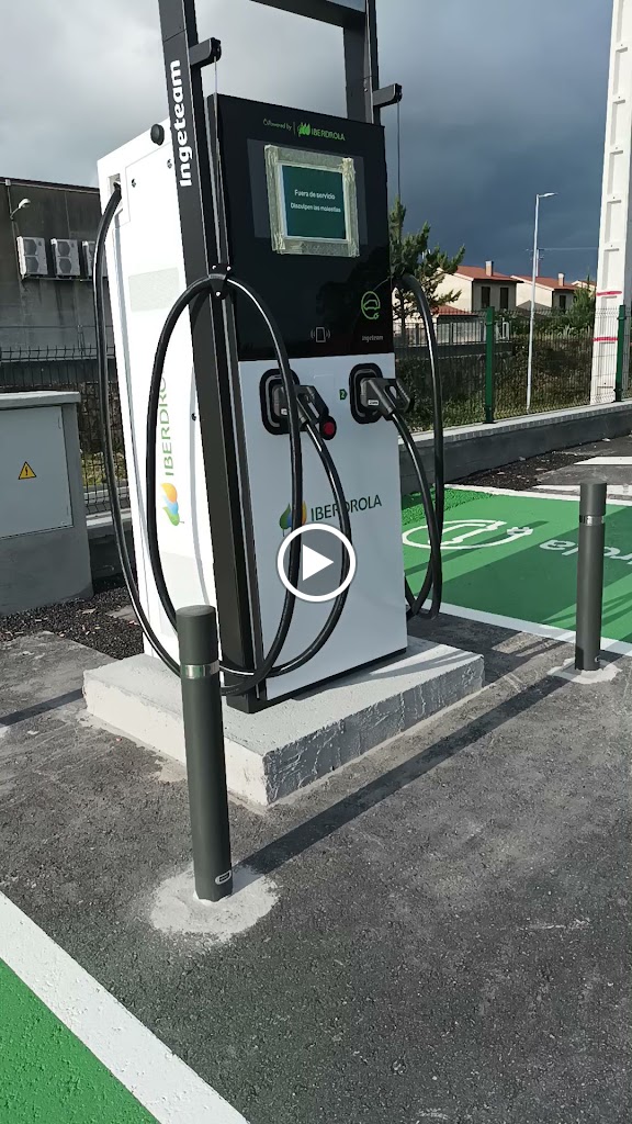 Estacion de carga de vehiculos electricos — Videos