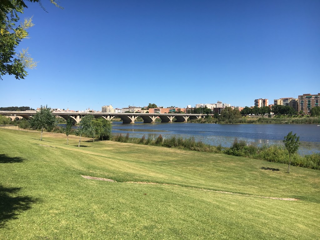 Aparcamiento de las Moreras - Parque Margenes del Guadiana (Badajoz)