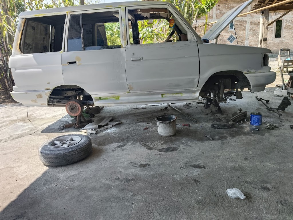 Bengkel mobil & cet Wahyu-Sular