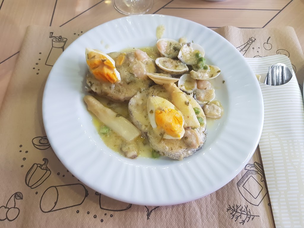 Bar El oasis del pinar — Comida y bebida