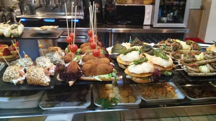 Driadas Cafe Bar — Comida y bebida