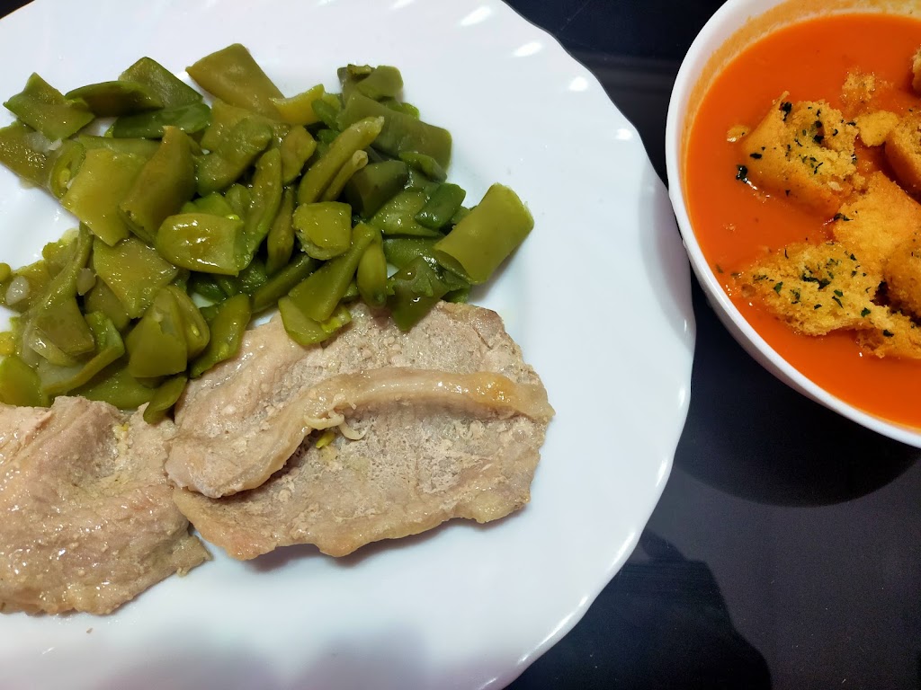 Cus Nava — Comida y bebida