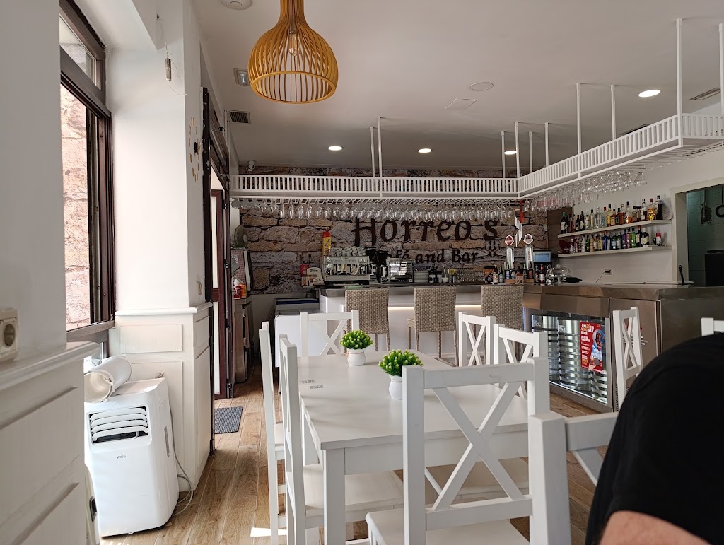 Horreos Cafe And Bar — Ambiente