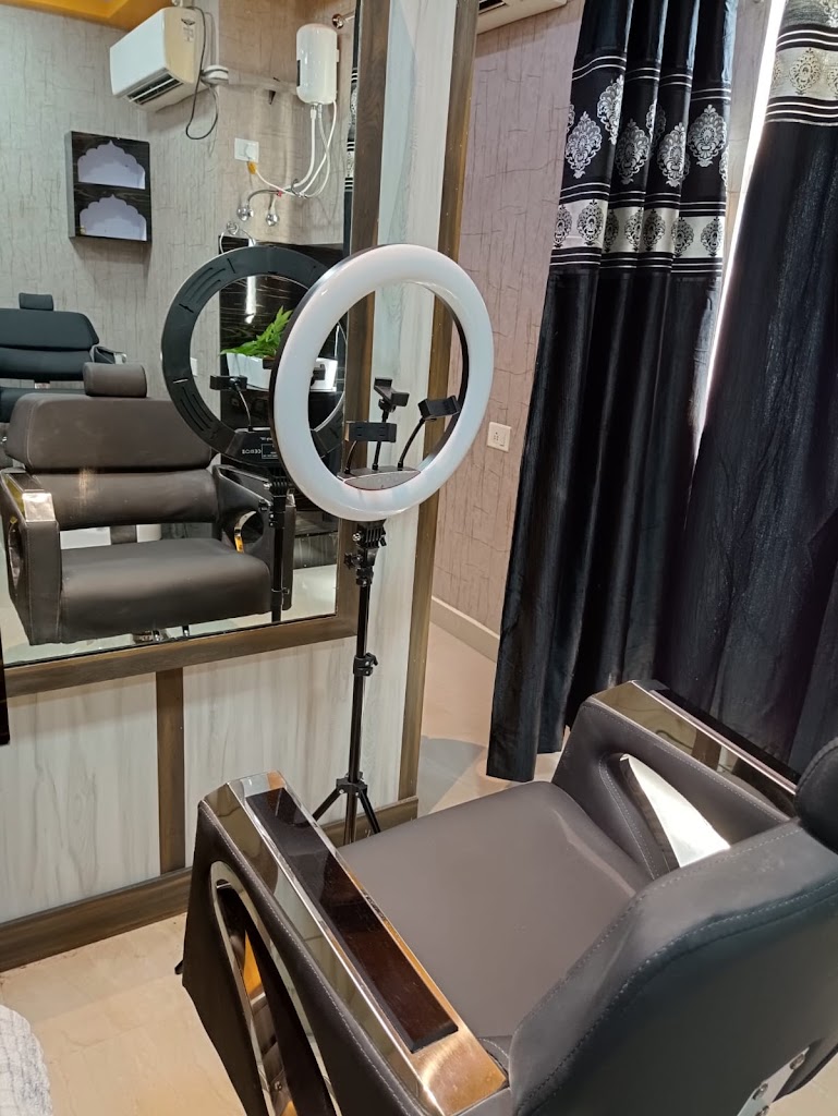 Gloss Beauty Salon Make Up Studio