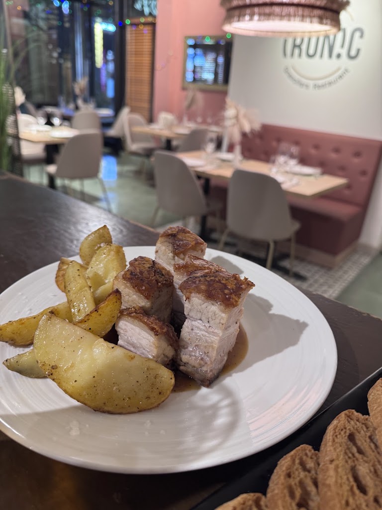 Ironic Granollers Restaurant — Comida y bebida