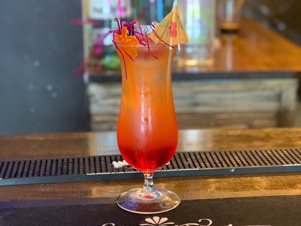 The Dog House Pub — Comida y bebida