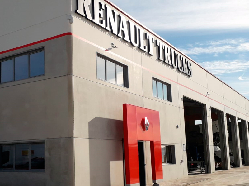 Talcamion Manzanares - Renault Trucks — Exterior