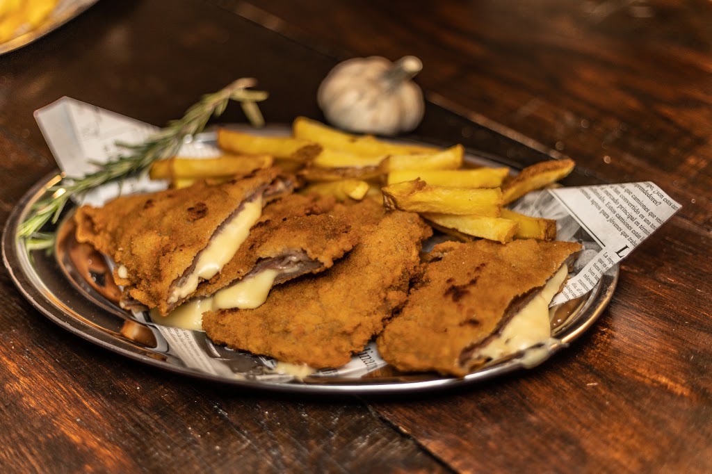 La Cachoperia de Rusty — Comida y bebida