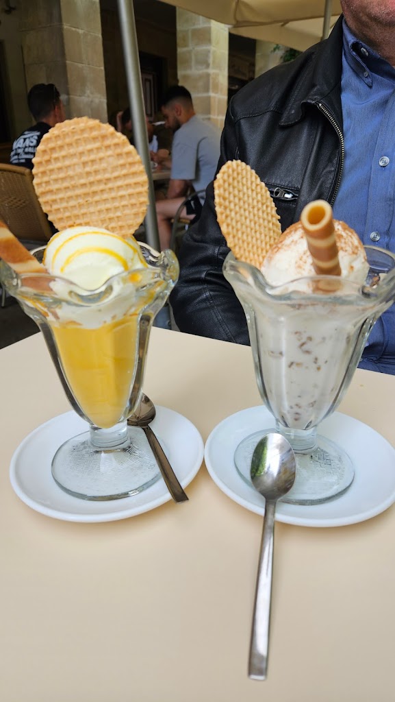 Lidia y Maria Angeles Galiana Candela C.B.