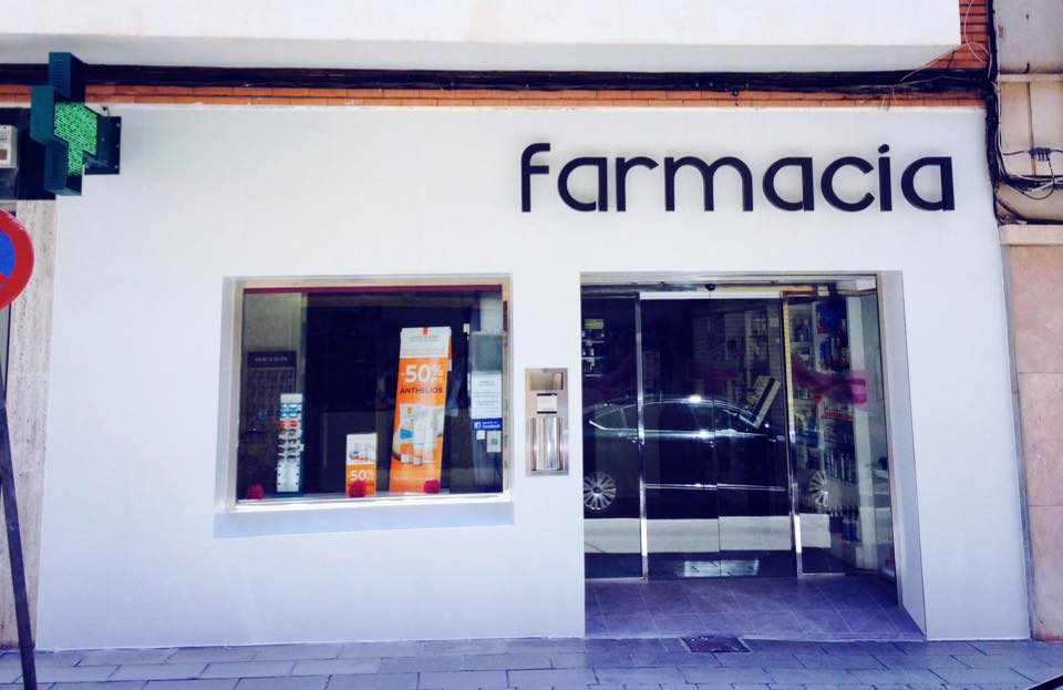 Farmacia Bayona. Eva Maria Garcia Miras — Del propietario