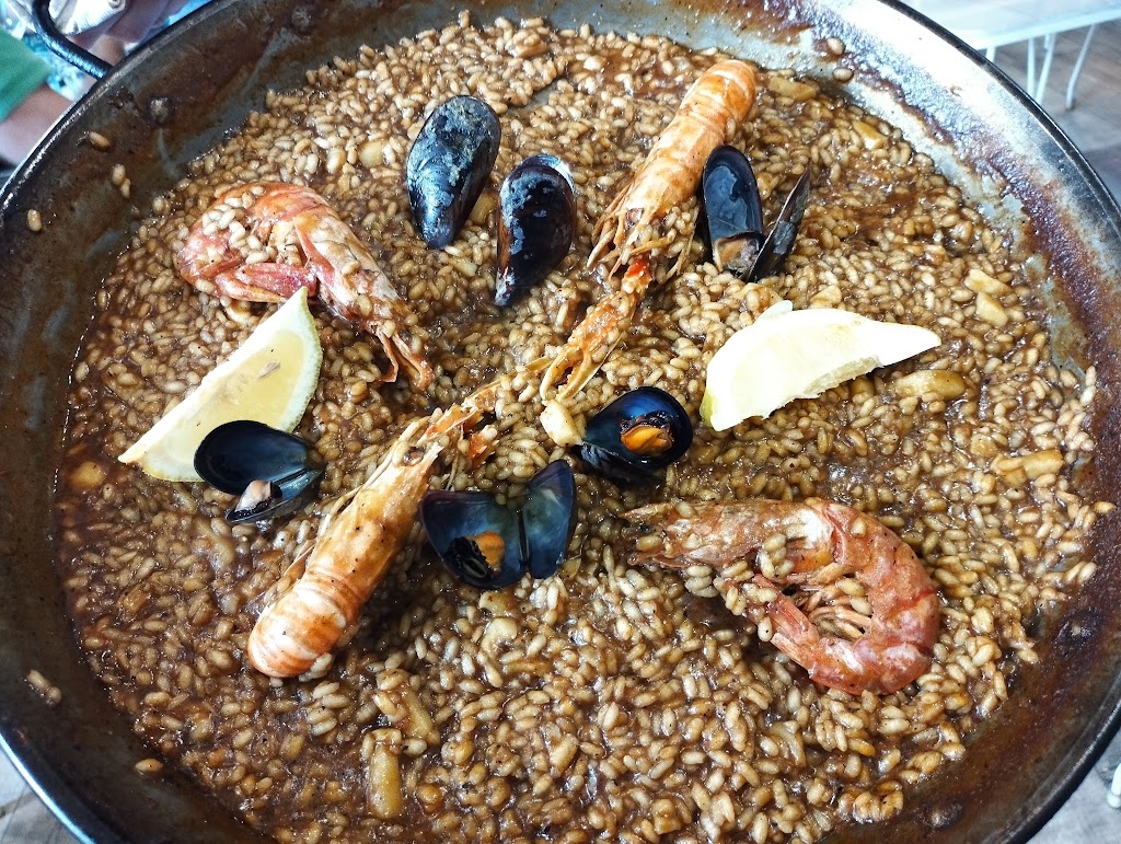 Bar Restaurante Les Fonts — Comida y bebida