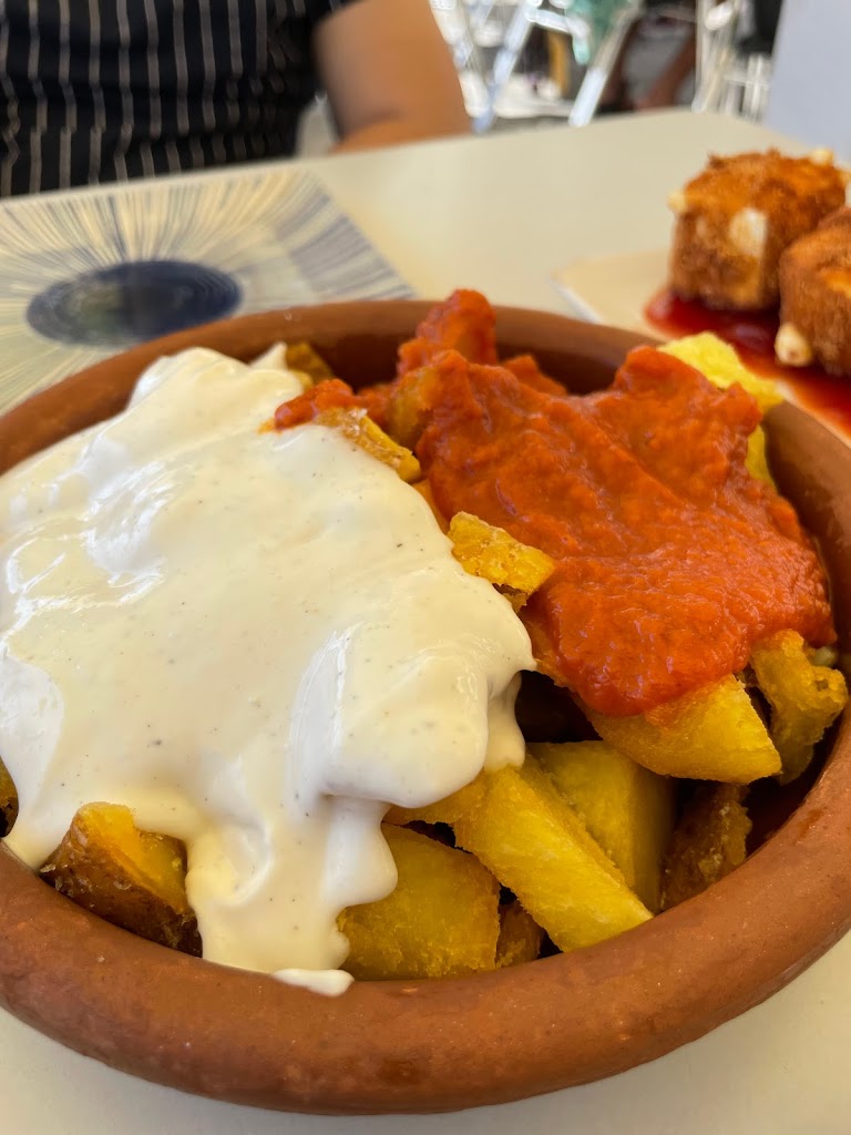 Restaurante Lebowski — Patatas bravas