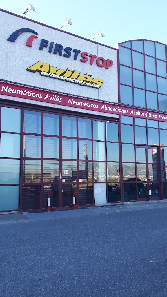 First Stop Granada AUTOGAMA MOTOR — Exterior