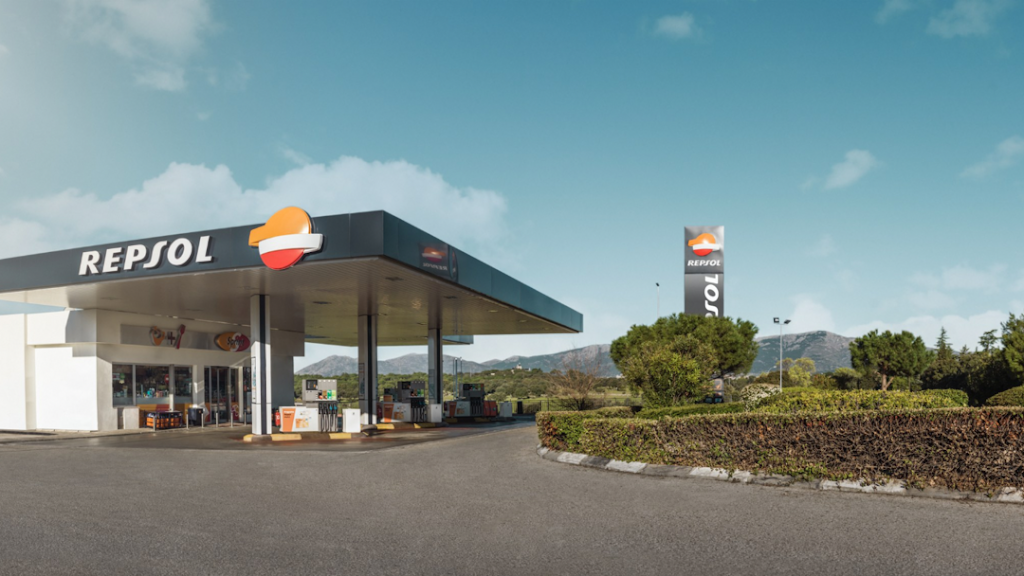 Estacion de Servicio Repsol — Surtidor de combustible