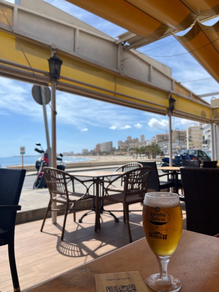 Restaurante Claro de Luna — Comida y bebida