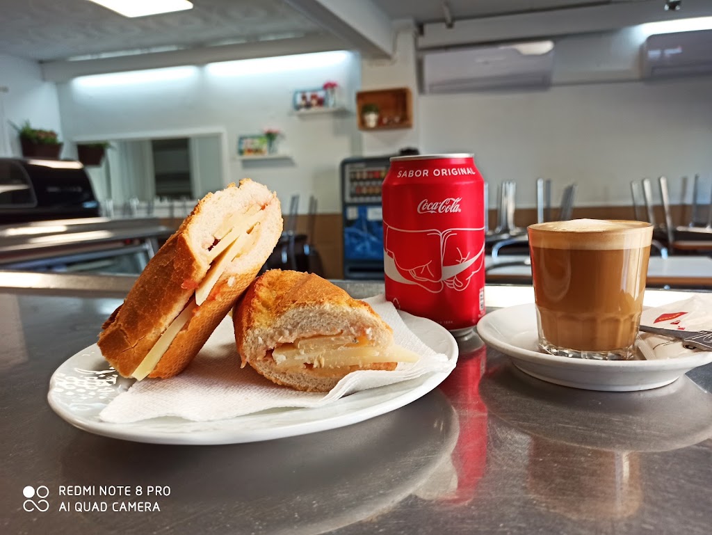 Bar Baleares — Comida y bebida