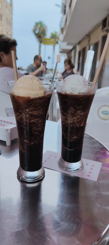 Heladeria Jijonenca - Don Pipo — Comida y bebida