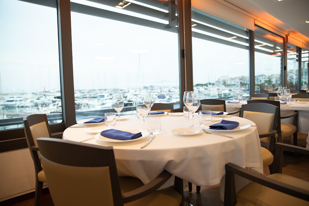 Restaurante Club Nautico Cambrils CNCB — Ambiente