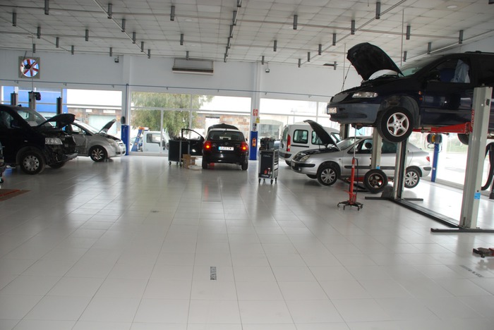 TALLERES AG REYEAUTO S.L.U. — Del propietario