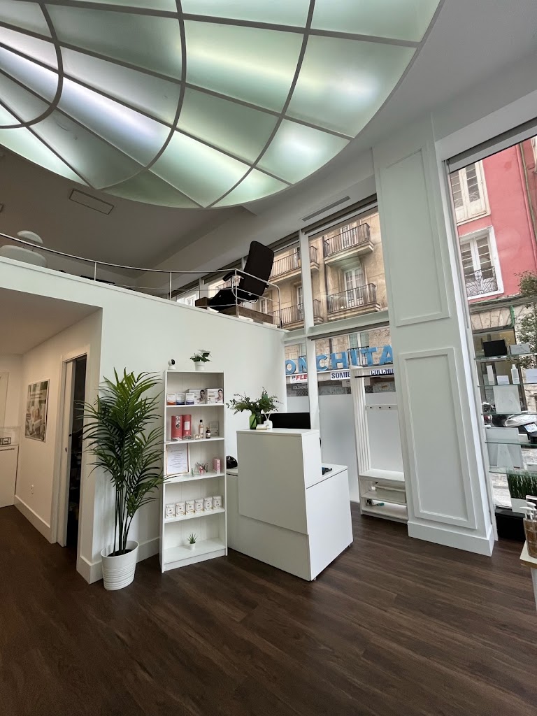 SILVIA GONZALEZ BEAUTY CENTER