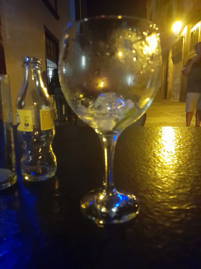 Bar Utopia — Comida y bebida
