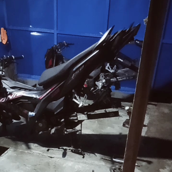 Adriel Garage